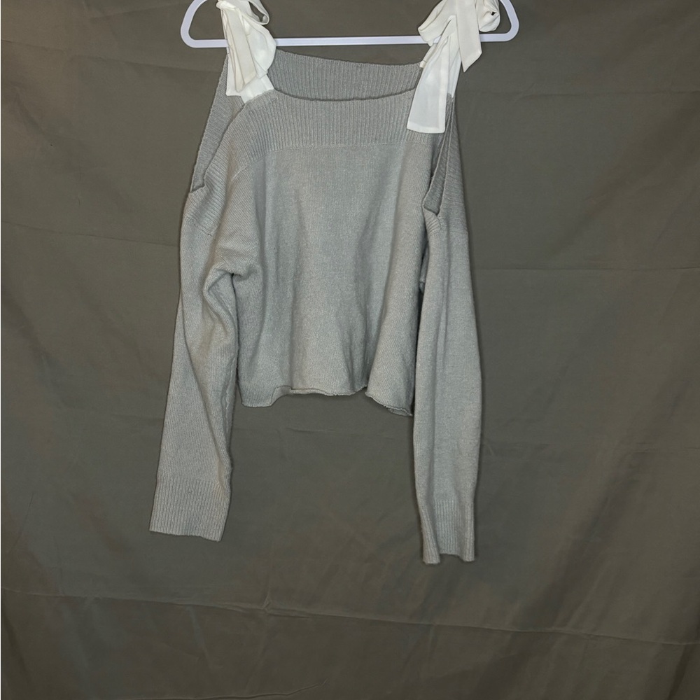 Gray Off-Shoulder Sweater With bows